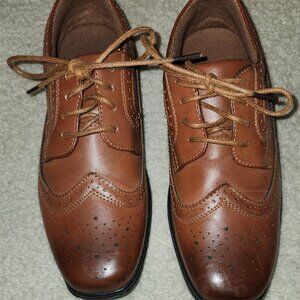 White Stag Boy's Dress Shoes Size 4